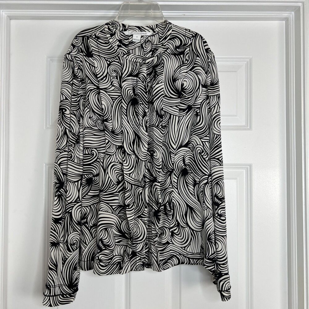 Diane von Furstenberg DVF Silk Blouse Printed Black&White Button Up Ruffle SZ 10
